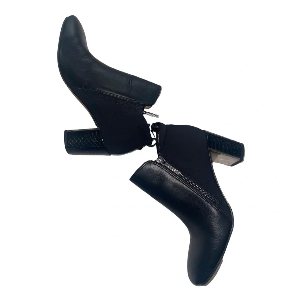 Donald J Pliner Coralie Black Leather Ankle Boot Block Heel Size 6.5